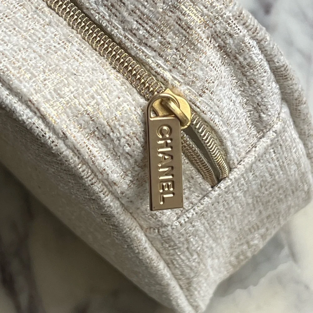 CHANEL 2023 Cosmetics Makeup Bag Pouch Tweed Limited Edition Holiday NEW BNIB - Picture 6 of 7